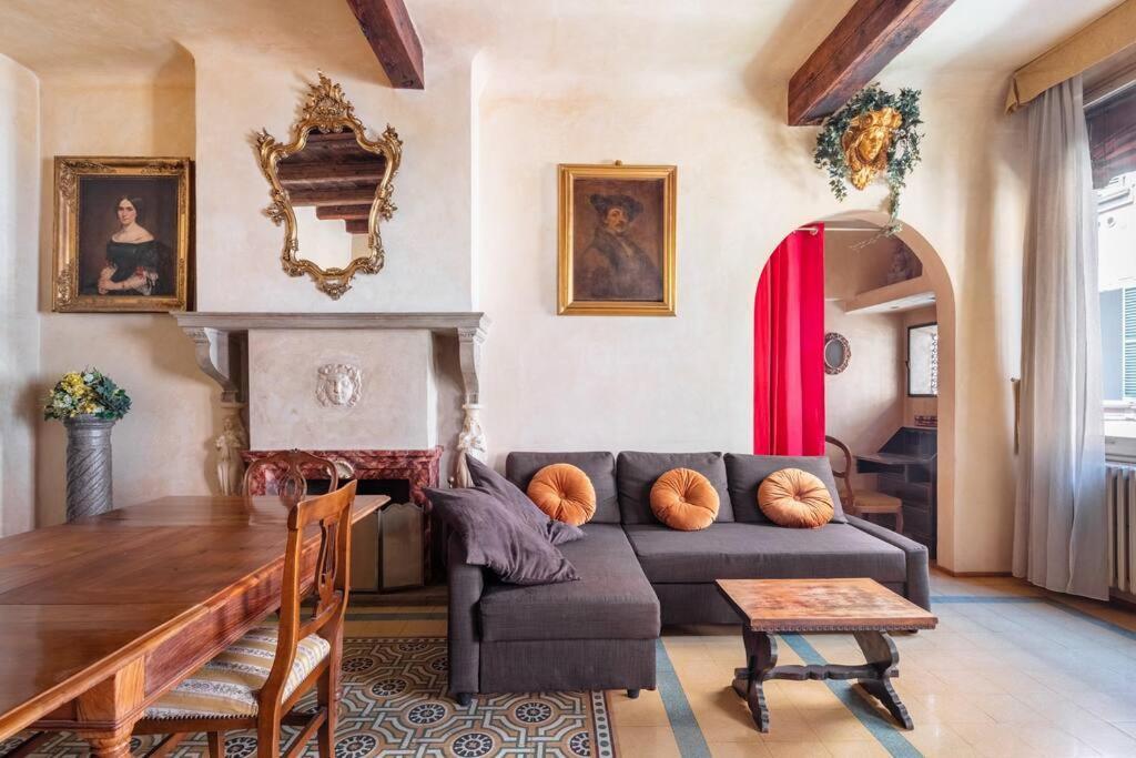 Central Elegant Apartment - Liberty House Bolonya Dış mekan fotoğraf